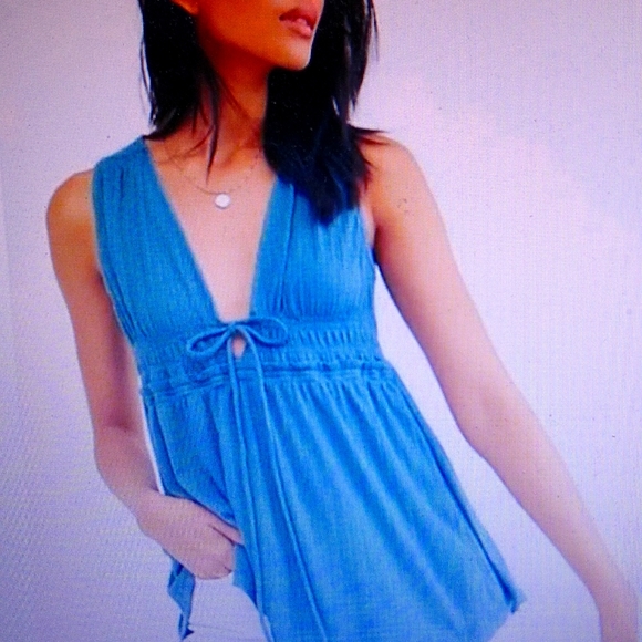 Free People Tops - Free People Teal Beach Bound plunge Tank size Small